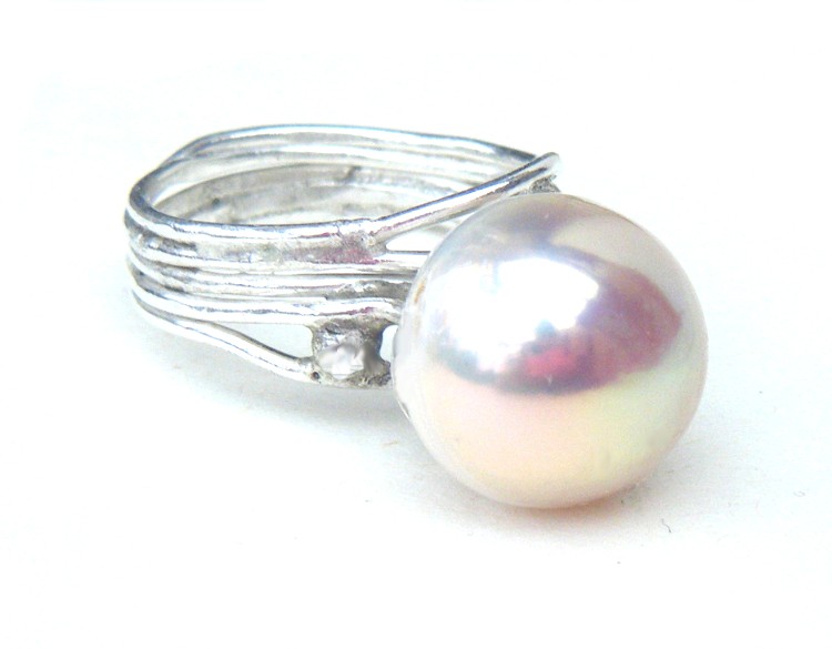 Silver Wire Ring with White Pearl